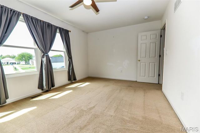 1701 Shade Tree Court, Belleville, IL 62226