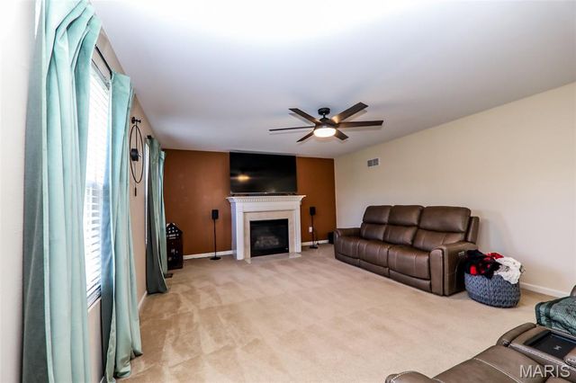 1701 Shade Tree Court, Belleville, IL 62226
