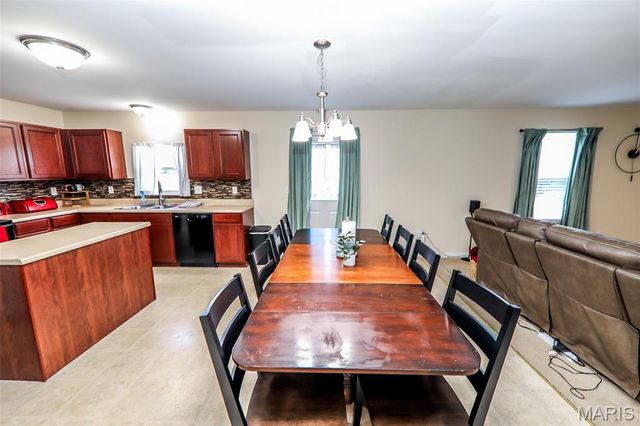 1701 Shade Tree Court, Belleville, IL 62226