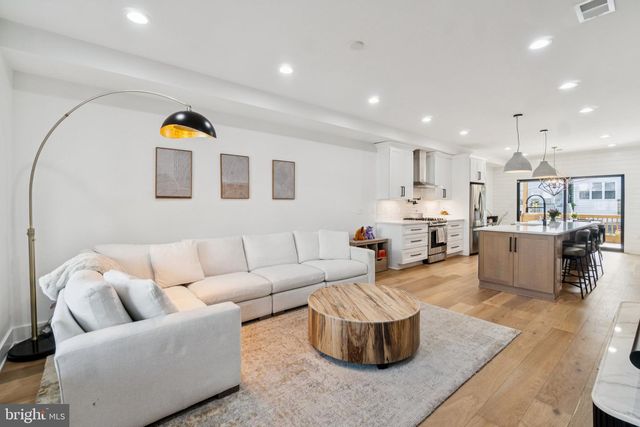 2410 37TH ST NW, Washington, DC 20007