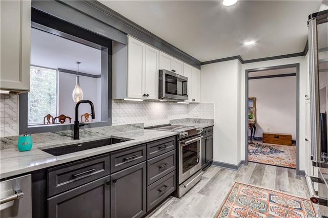 2637 Peachtree NE Road 111, Atlanta, GA 30305