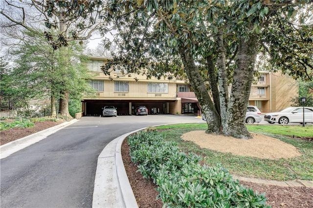 2637 Peachtree NE Road 111, Atlanta, GA 30305