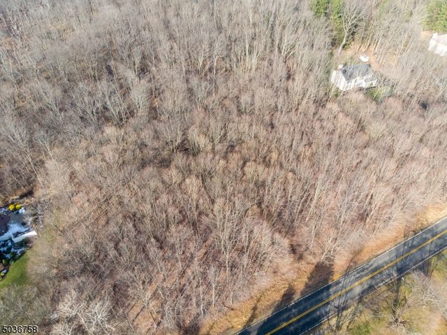 28 W Springtown Rd, Washington Twp., NJ 07853