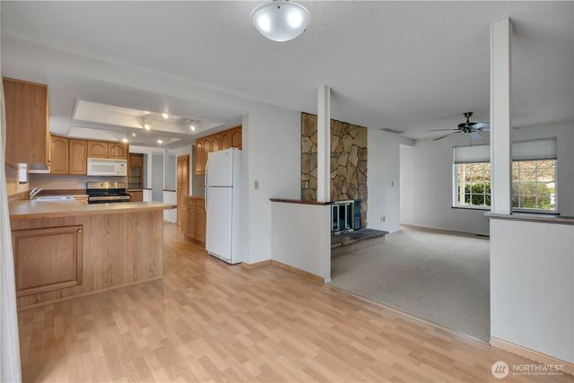 921 S 262nd Place, Des Moines, WA 98198