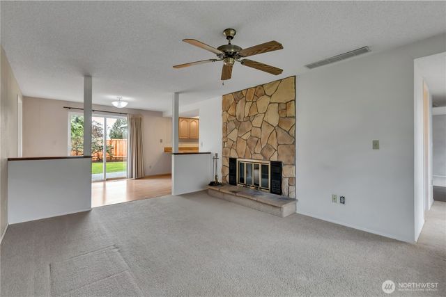 921 S 262nd Place, Des Moines, WA 98198