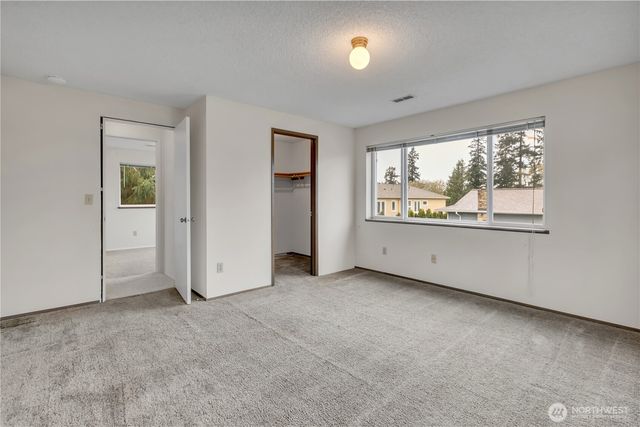 921 S 262nd Place, Des Moines, WA 98198