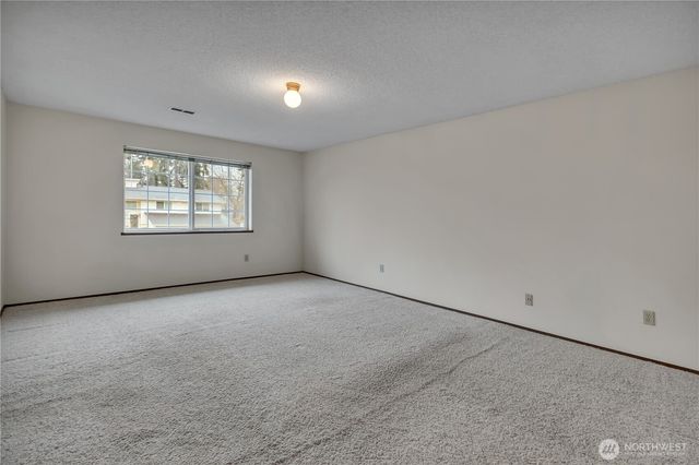 921 S 262nd Place, Des Moines, WA 98198