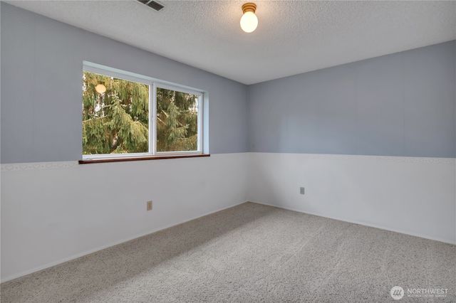 921 S 262nd Place, Des Moines, WA 98198