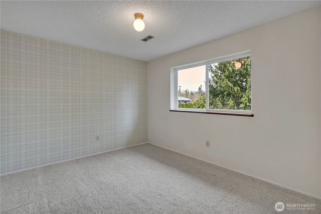 921 S 262nd Place, Des Moines, WA 98198