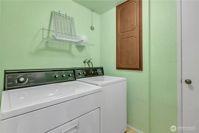 921 S 262nd Place, Des Moines, WA 98198