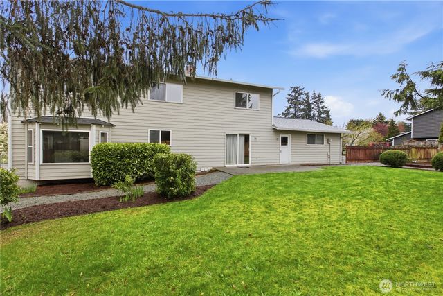 921 S 262nd Place, Des Moines, WA 98198