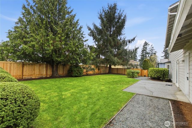 921 S 262nd Place, Des Moines, WA 98198