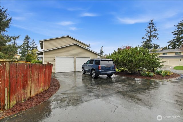 921 S 262nd Place, Des Moines, WA 98198