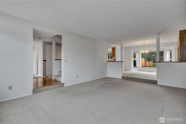 921 S 262nd Place, Des Moines, WA 98198