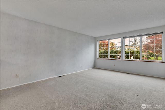 921 S 262nd Place, Des Moines, WA 98198