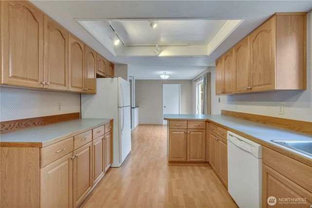 921 S 262nd Place, Des Moines, WA 98198