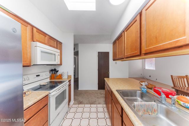 2825 W Jennie Lane, Tucson, AZ 85713