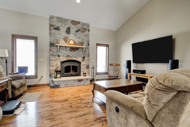 3810 IRVING STREET, Marinette, WI 54143