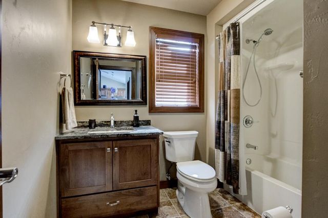 3810 IRVING STREET, Marinette, WI 54143