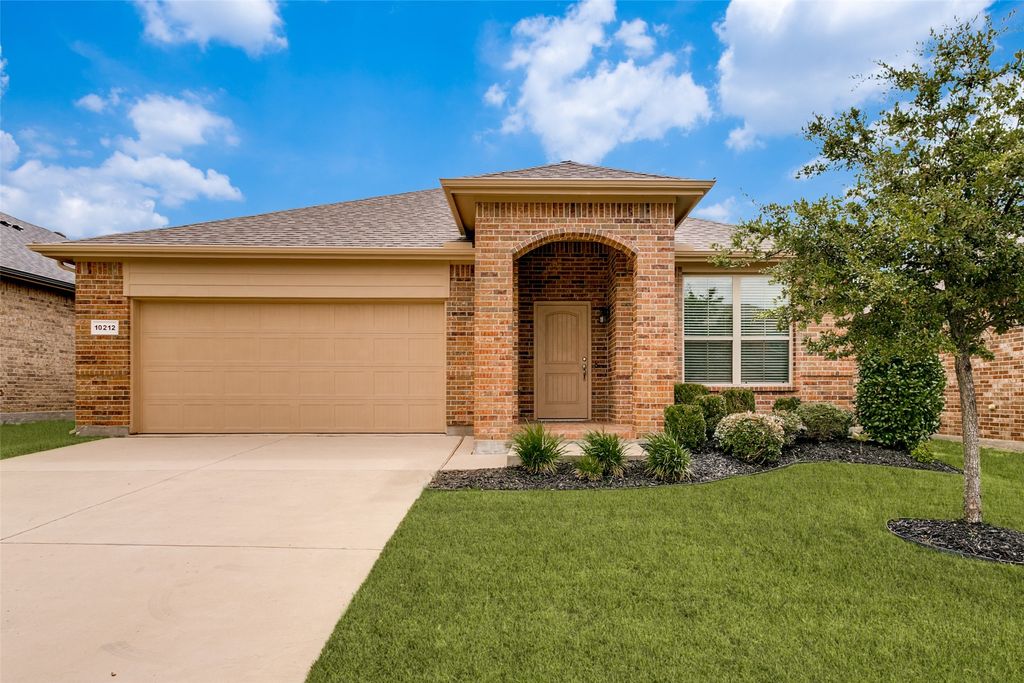 10212 Saltbrush Street, Fort Worth, TX 76177