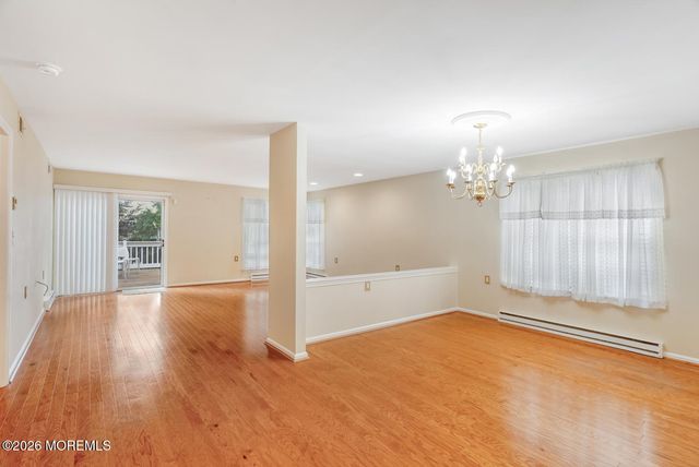 13 Turnbridge Row, Manchester, NJ 08759