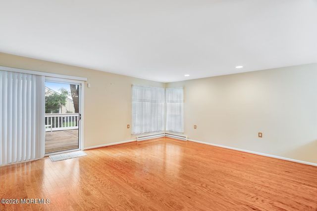 13 Turnbridge Row, Manchester, NJ 08759