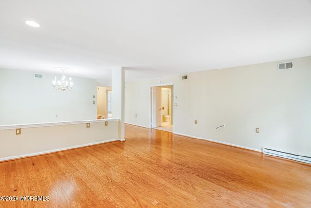 13 Turnbridge Row, Manchester, NJ 08759