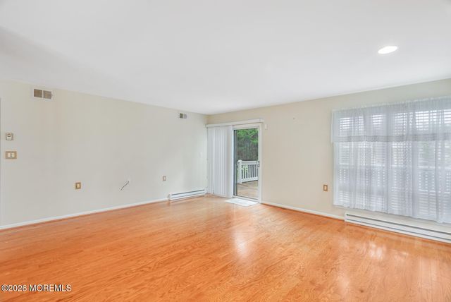13 Turnbridge Row, Manchester, NJ 08759
