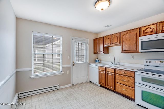 13 Turnbridge Row, Manchester, NJ 08759