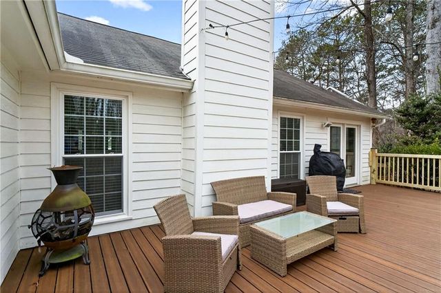 5386 Olde Mill NE Drive, Woodstock, GA 30188