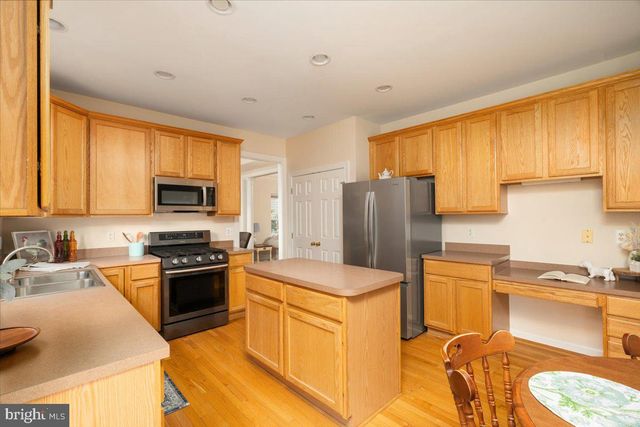 415 RICHWOOD HALL RD, Kearneysville, WV 25430