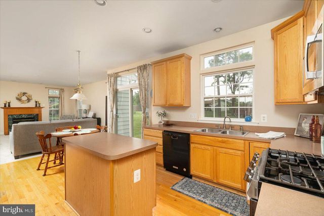 415 RICHWOOD HALL RD, Kearneysville, WV 25430