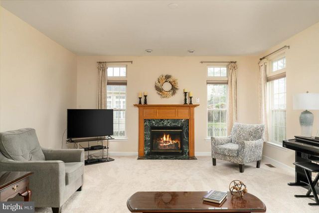 415 RICHWOOD HALL RD, Kearneysville, WV 25430