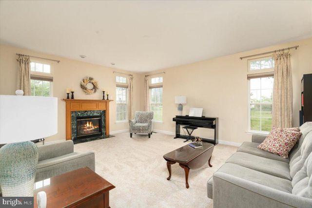 415 RICHWOOD HALL RD, Kearneysville, WV 25430