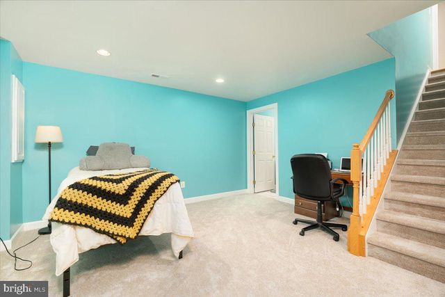 415 RICHWOOD HALL RD, Kearneysville, WV 25430