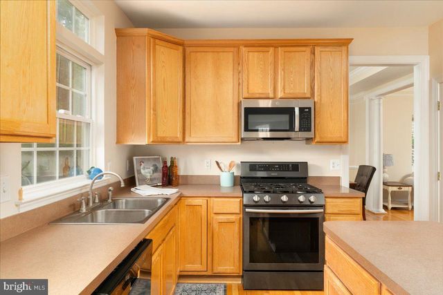 415 RICHWOOD HALL RD, Kearneysville, WV 25430