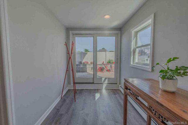 7 Meadow Lane, Amityville, NY 11701