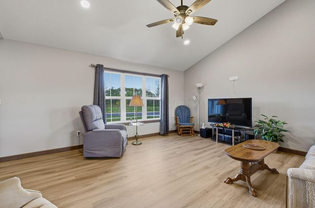 557 Cannondale Avenue, Johnstown, OH 43031