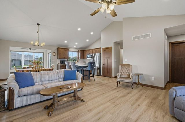 557 Cannondale Avenue, Johnstown, OH 43031