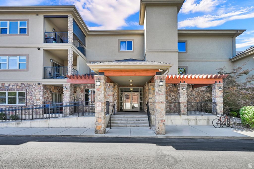 2011 S 2100 E #16, Salt Lake City, UT 84108 — exterior