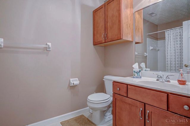 1420 Alexander Drive, Hamilton, OH 45013