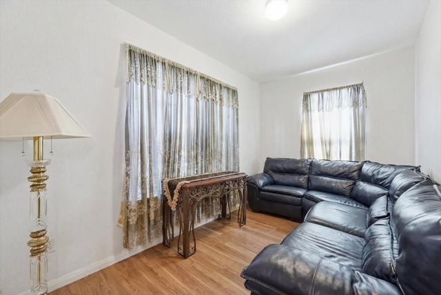 1050 Avenue C, Beaumont, TX 77701