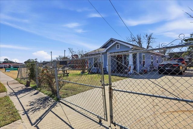 1050 Avenue C, Beaumont, TX 77701