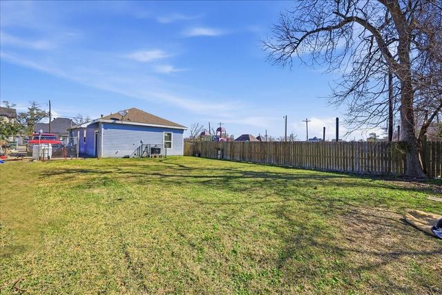 1050 Avenue C, Beaumont, TX 77701