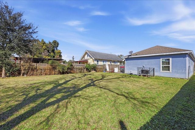 1050 Avenue C, Beaumont, TX 77701