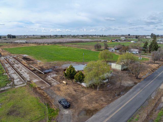 10053 Sawyer Ave, Oakdale, CA 95361