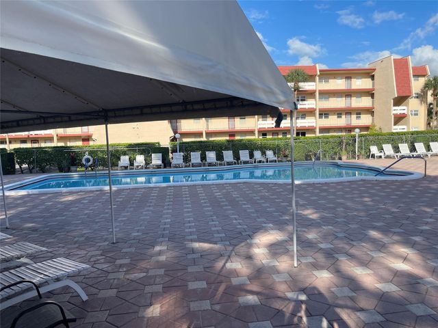 1005 Country Club Dr 205, Margate, FL 33063