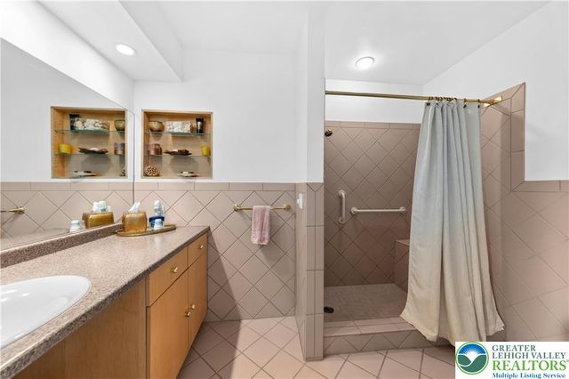2334 Riverbend Road, Lower Macungie Twp, PA 18103