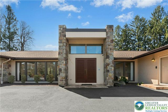2334 Riverbend Road, Lower Macungie Twp, PA 18103