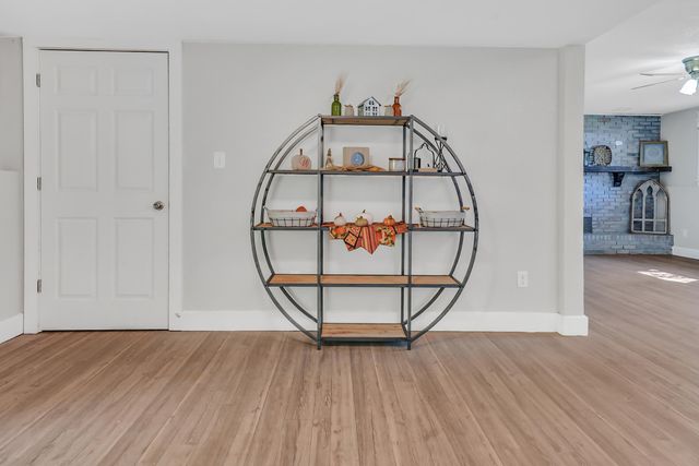 11251 COUNTY ROAD 391, Holts Summit, MO 65043